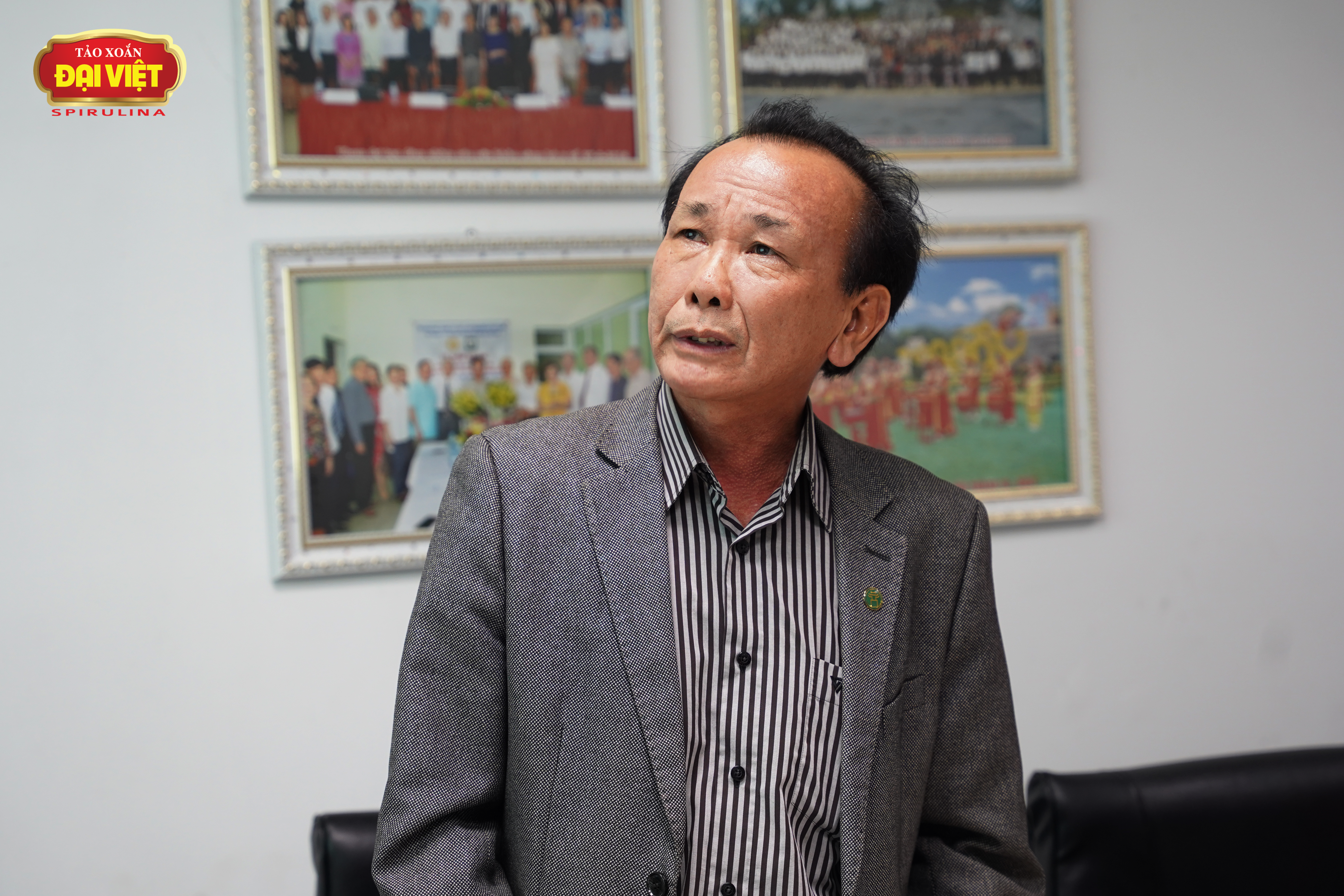 Ông Ngô Quốc Luật thay mặt Tập đoàn Tảo xoắn Đại Việt trình bày về công trình nghiên cứu của Đại Việt trước Hội đồng Khoa học công nghệ