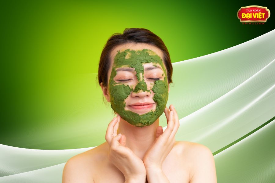 Sử dụng mặt nạ tảo xoắn hàng ngày giúp bạn cải thiện làn da nhanh chóng